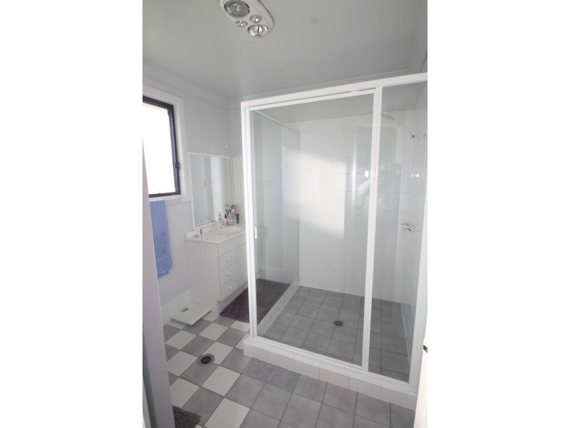 3 Kamarangi Ct, Rosenthal Heights QLD 4370