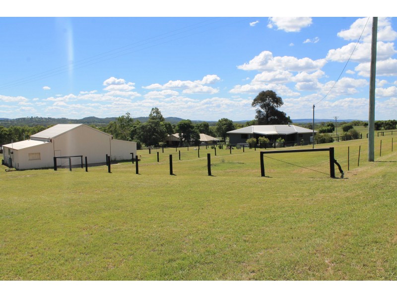 3 Kamarangi Ct, Rosenthal Heights QLD 4370