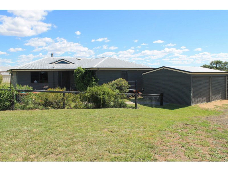 3 Kamarangi Ct, Rosenthal Heights QLD 4370