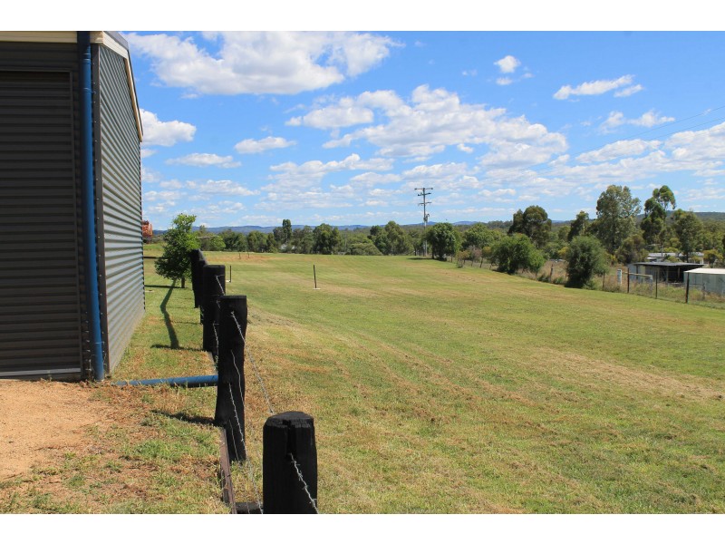 3 Kamarangi Ct, Rosenthal Heights QLD 4370