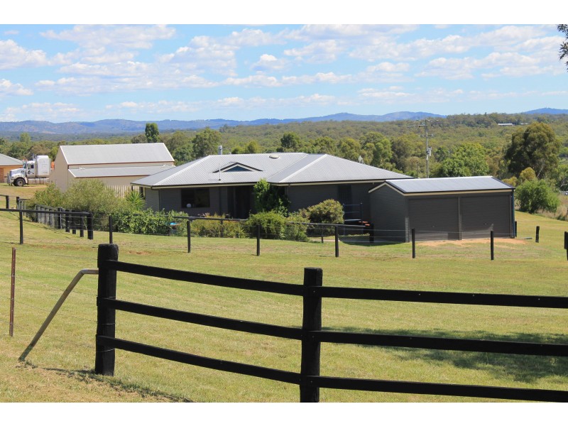 3 Kamarangi Ct, Rosenthal Heights QLD 4370