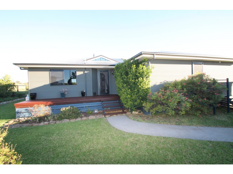 3 Kamarangi Ct, Rosenthal Heights QLD 4370