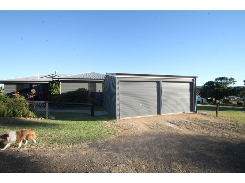 3 Kamarangi Ct, Rosenthal Heights QLD 4370