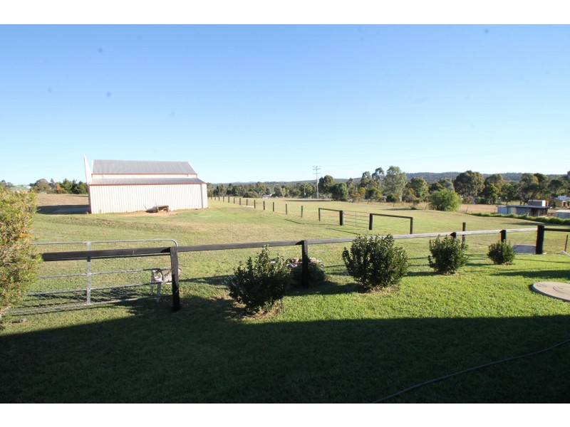 3 Kamarangi Ct, Rosenthal Heights QLD 4370