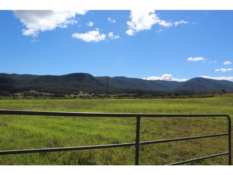 442 Top Swanfels Rd, Swanfels QLD 4371