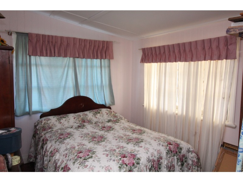 30 Locke St, Warwick QLD 4370