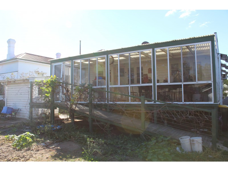 30 Locke St, Warwick QLD 4370