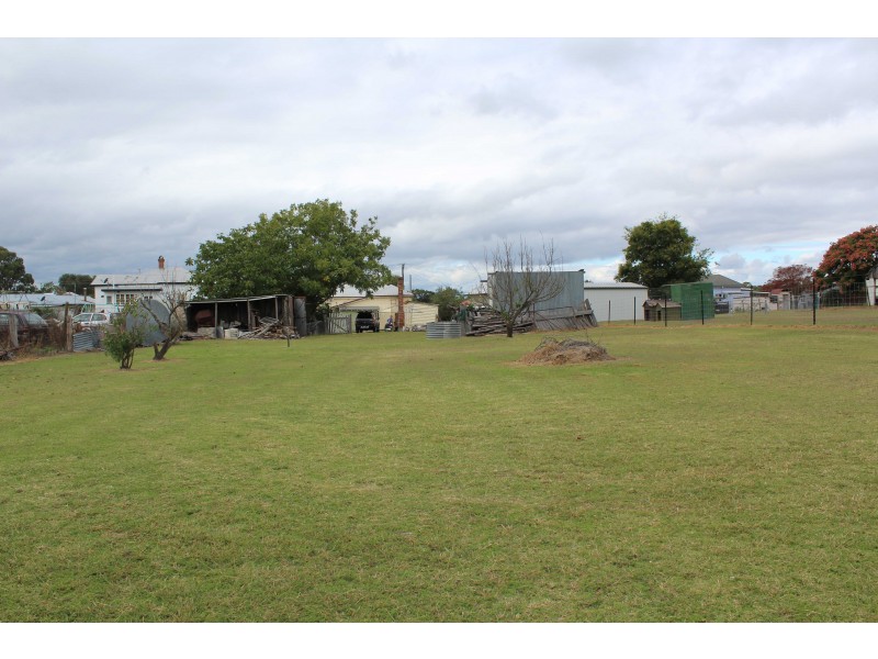 53 Lyons St, Warwick QLD 4370