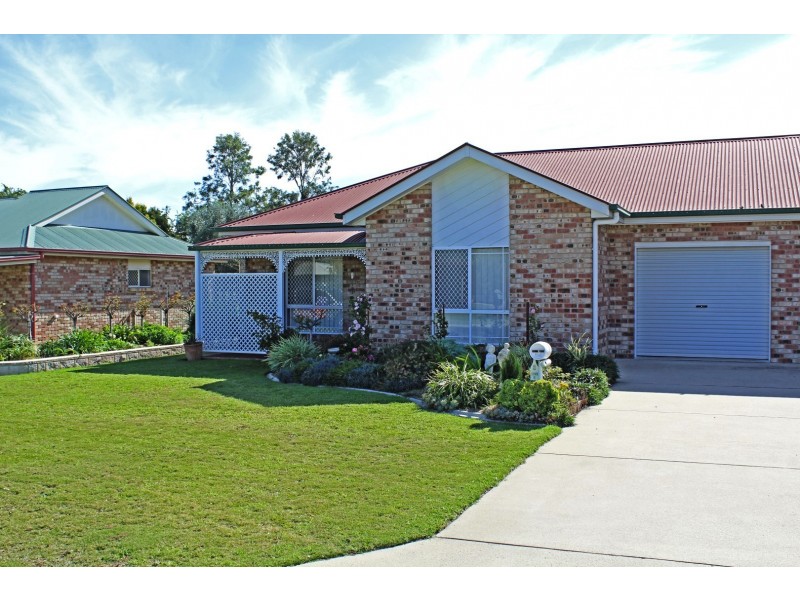 2/2 Bell Pl, Warwick QLD 4370