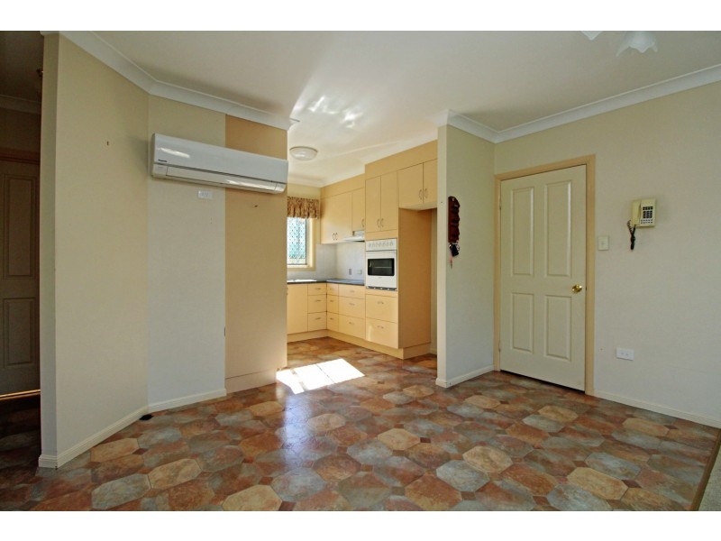 2/2 Bell Pl, Warwick QLD 4370