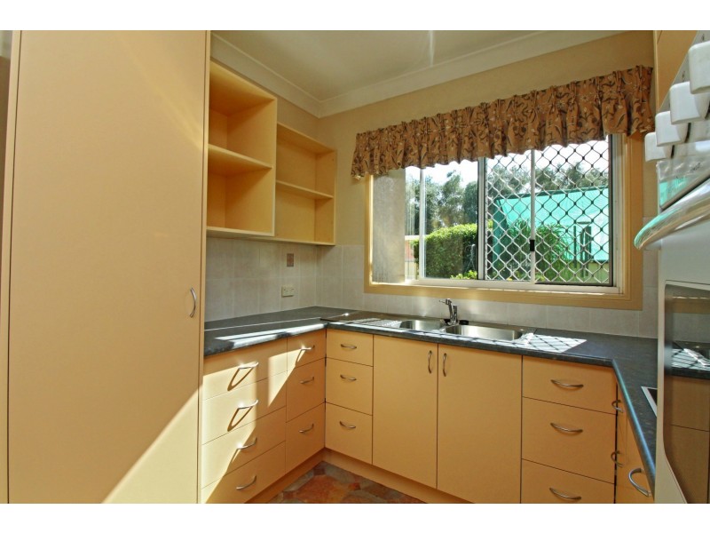 2/2 Bell Pl, Warwick QLD 4370