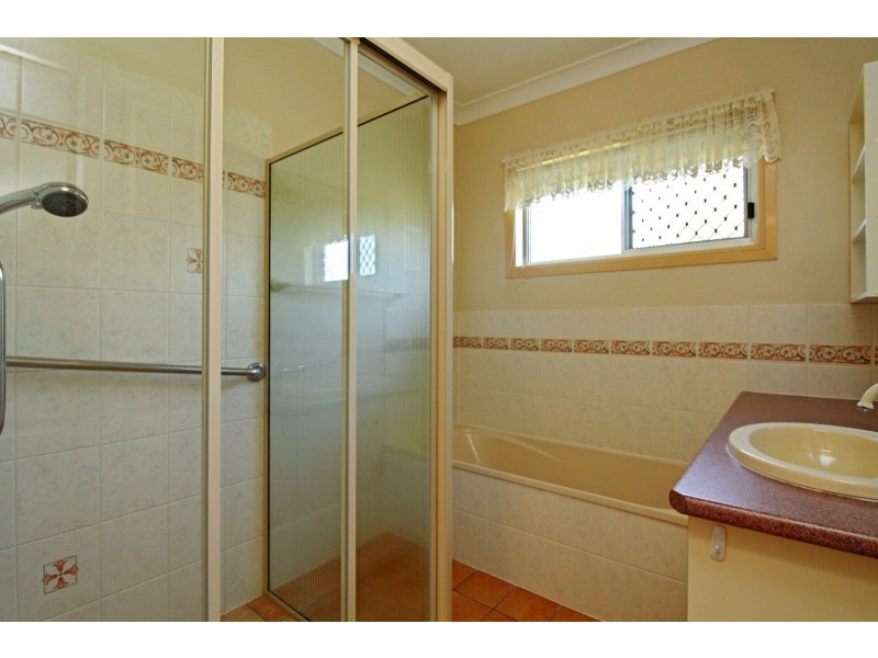 2/2 Bell Pl, Warwick QLD 4370