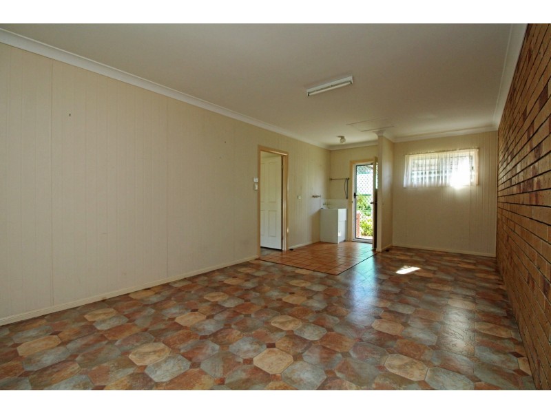 2/2 Bell Pl, Warwick QLD 4370