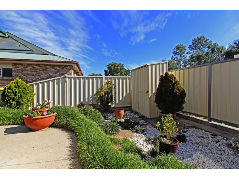 2/2 Bell Pl, Warwick QLD 4370
