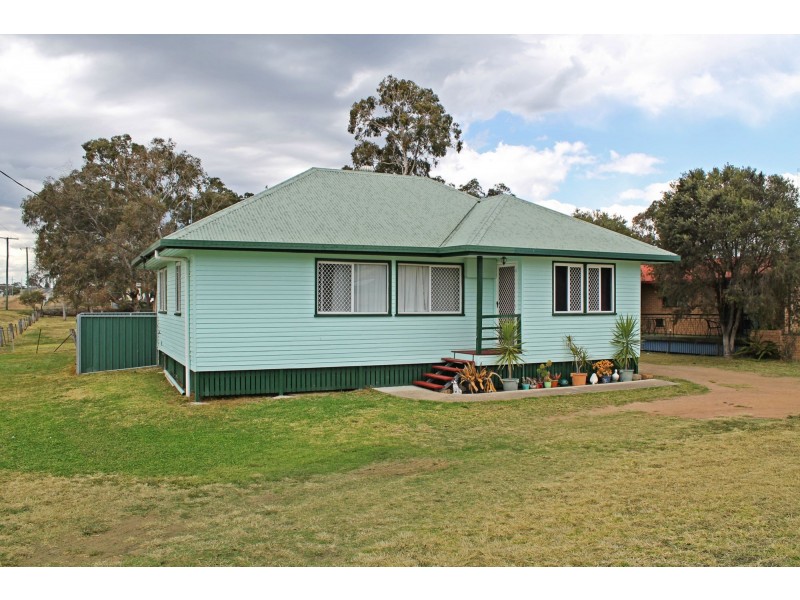 2 Batterham Street, Warwick QLD 4370