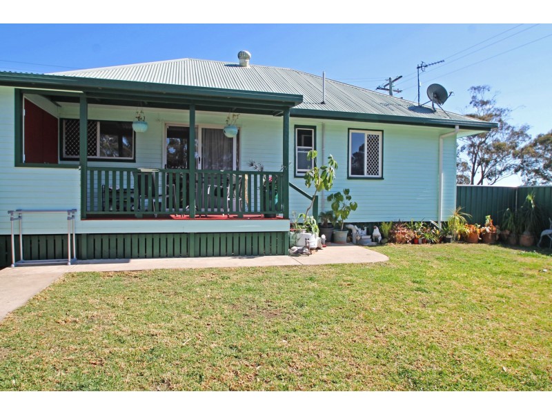 2 Batterham Street, Warwick QLD 4370