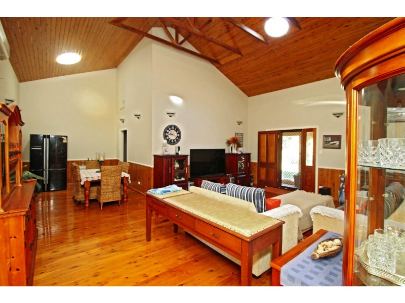 100 White St, Pratten QLD 4370