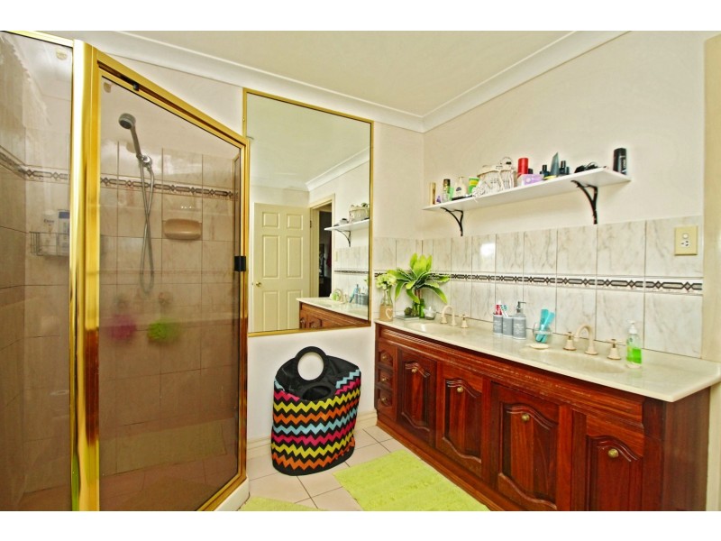 100 White St, Pratten QLD 4370