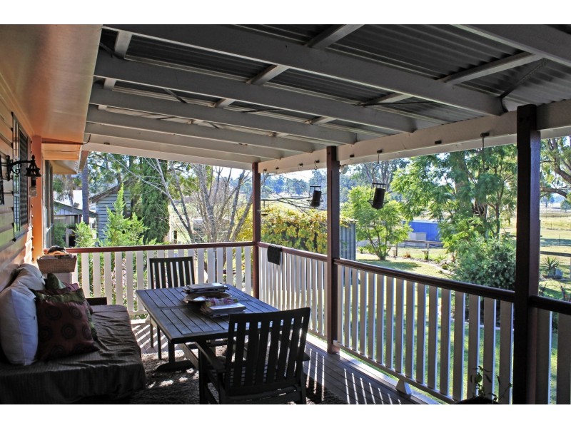 100 White St, Pratten QLD 4370