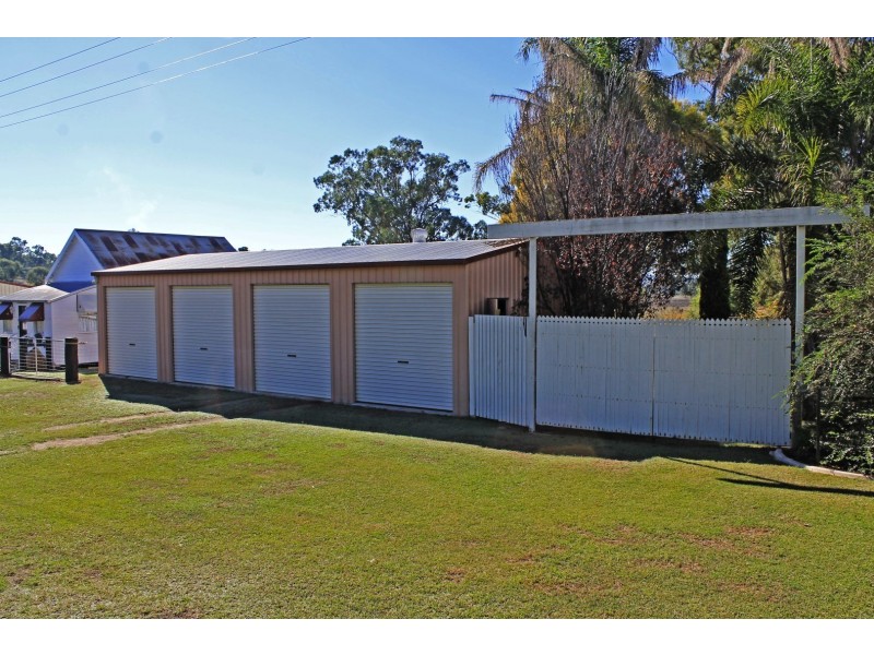 100 White St, Pratten QLD 4370