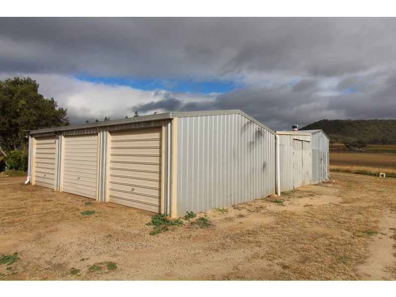 1128 Goomburra Rd, Goomburra QLD 4362