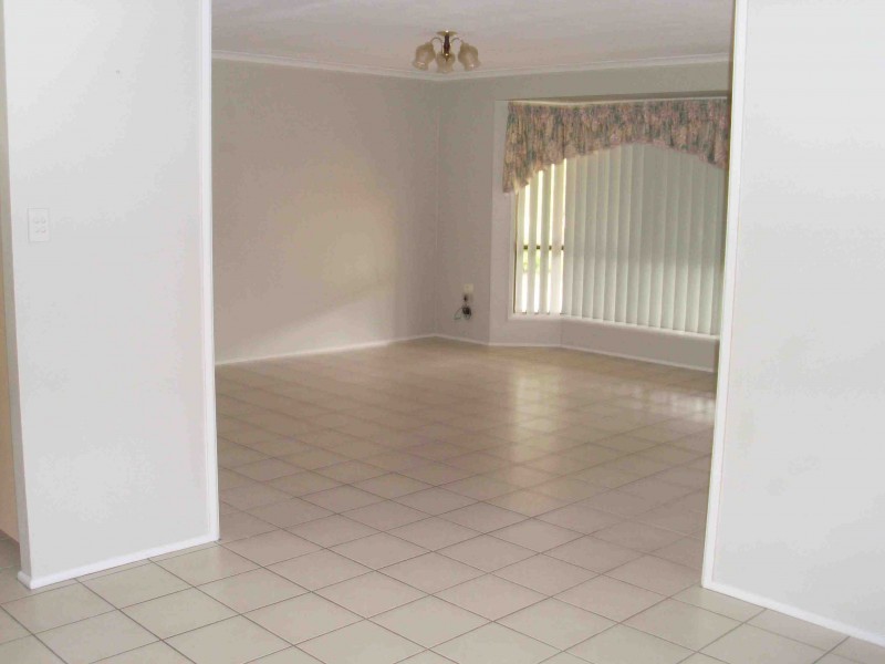 16 Peace Street, Warwick QLD 4370