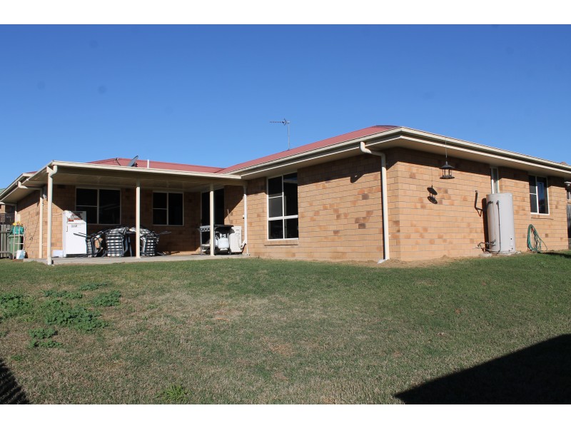 20 Boronia Dr, Warwick QLD 4370