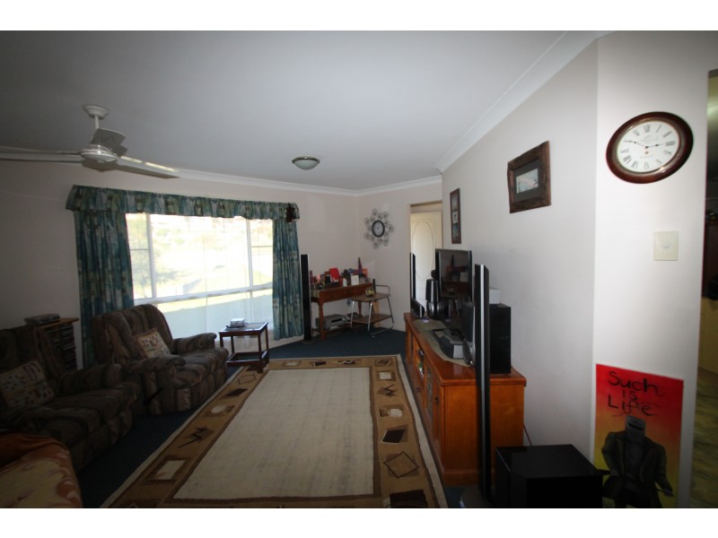 20 Boronia Dr, Warwick QLD 4370