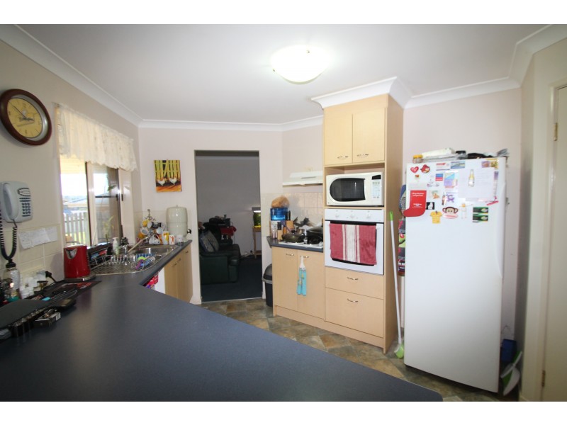 20 Boronia Dr, Warwick QLD 4370