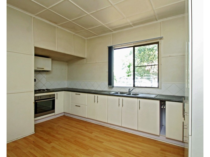 14 Gore St, Warwick QLD 4370
