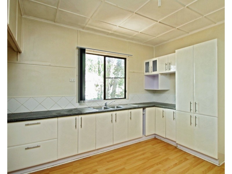 14 Gore St, Warwick QLD 4370