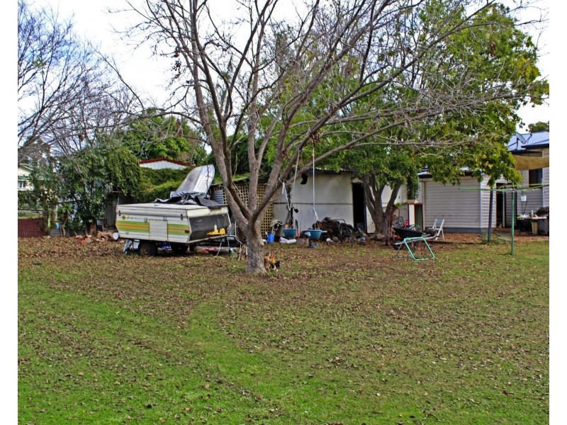 14 Gore St, Warwick QLD 4370