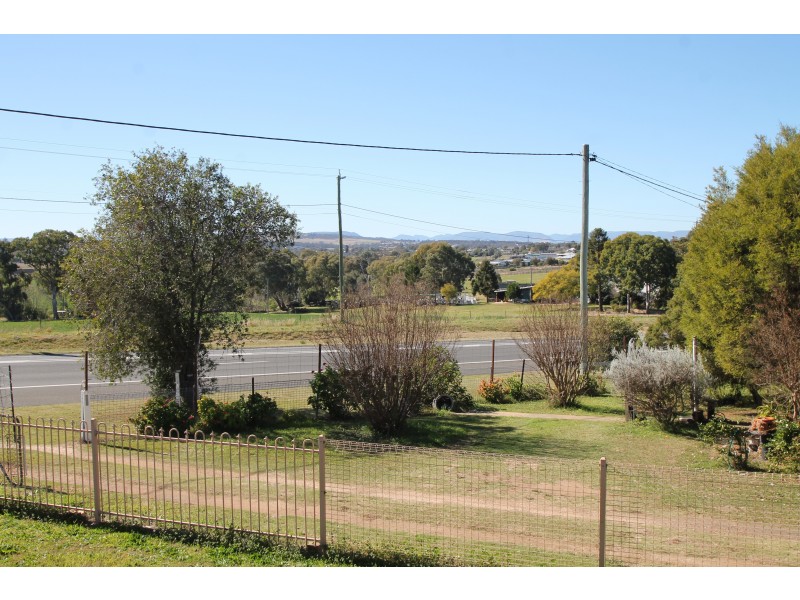 214 Wood St, Warwick QLD 4370