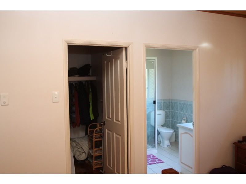 214 Wood St, Warwick QLD 4370