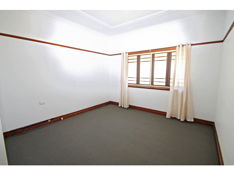 28 Wallace St, Warwick QLD 4370