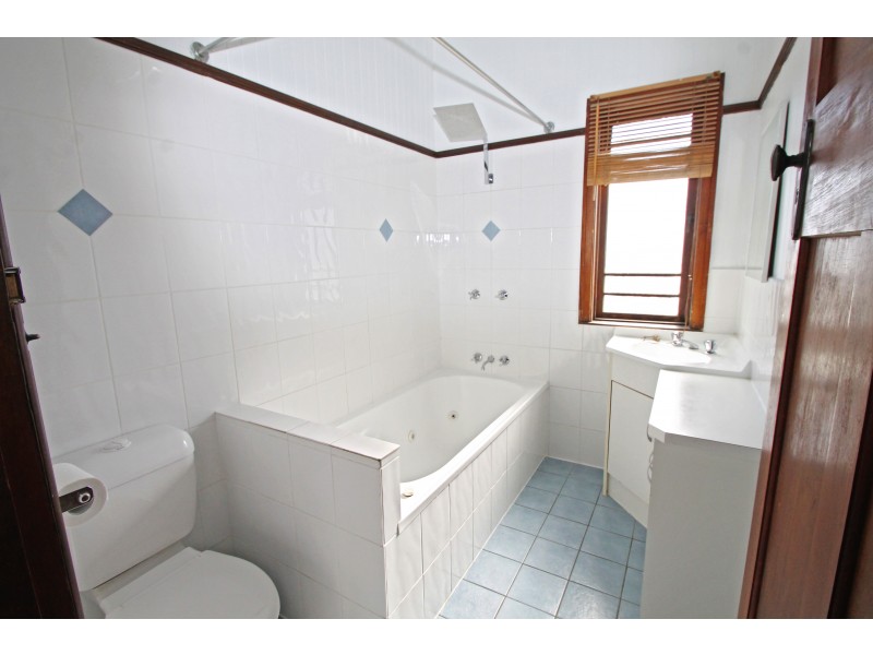 28 Wallace St, Warwick QLD 4370