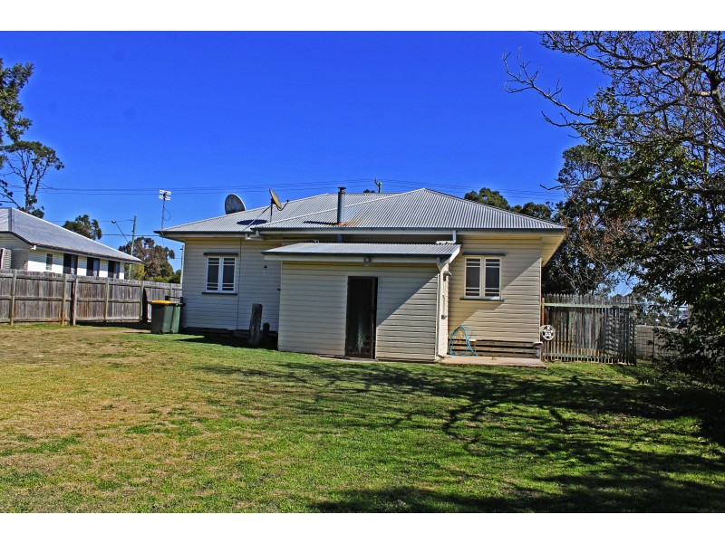 28 Wallace St, Warwick QLD 4370