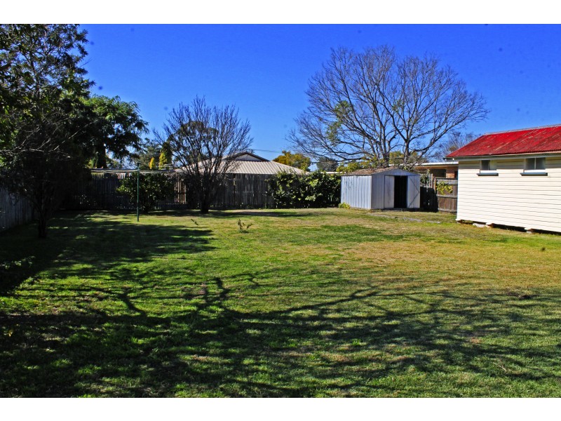 28 Wallace St, Warwick QLD 4370