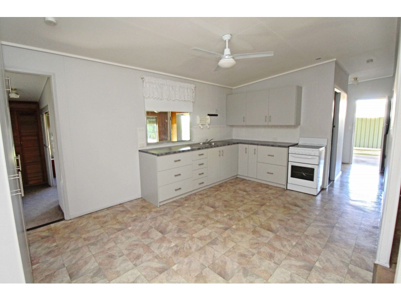 2 Ross St, Warwick QLD 4370