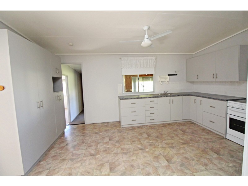 2 Ross St, Warwick QLD 4370