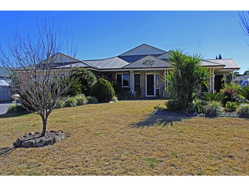 8 Willow St, Warwick QLD 4370