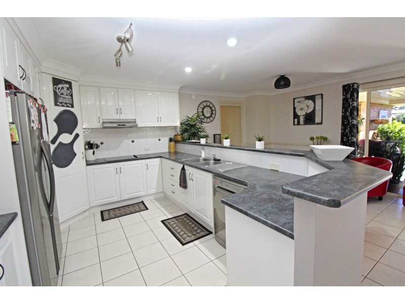 8 Willow St, Warwick QLD 4370
