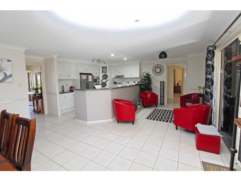 8 Willow St, Warwick QLD 4370
