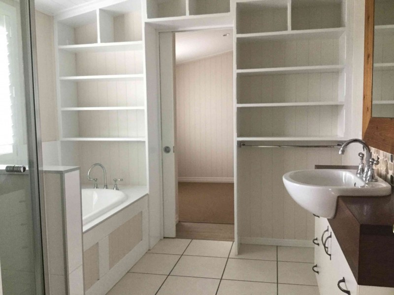 65 Locke St, Warwick QLD 4370