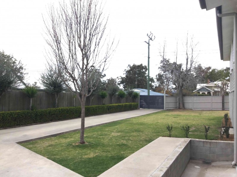 65 Locke St, Warwick QLD 4370