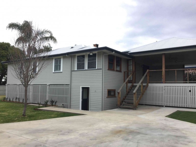 65 Locke St, Warwick QLD 4370