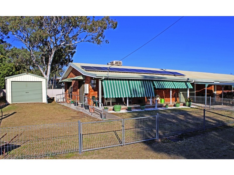 1/4 Reyburn St, Warwick QLD 4370