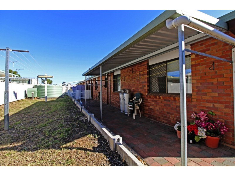 1/4 Reyburn St, Warwick QLD 4370