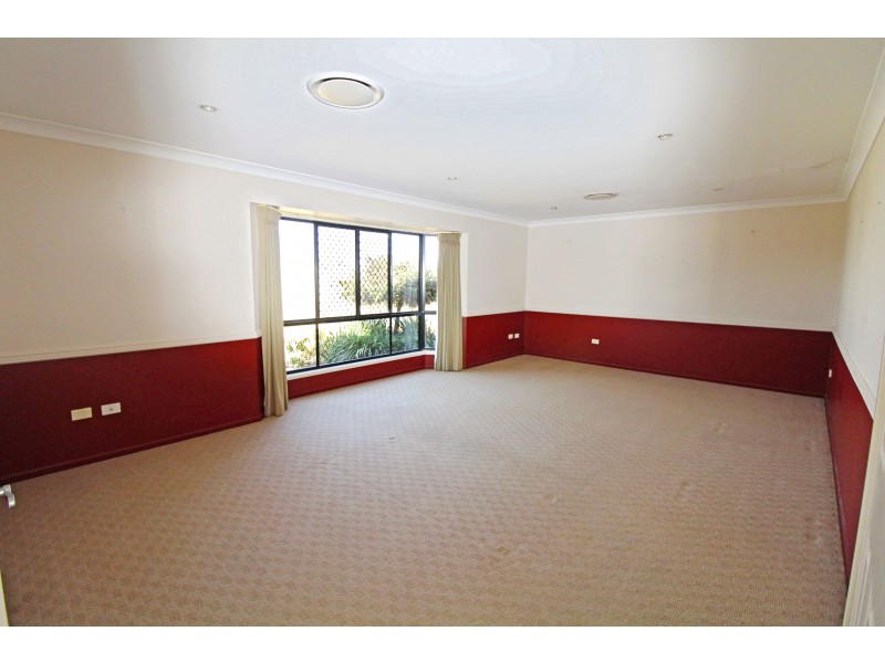 1 Iceberg Ct, Warwick QLD 4370