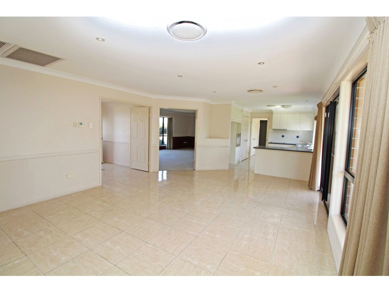 1 Iceberg Ct, Warwick QLD 4370
